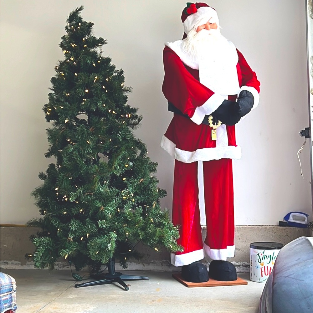 6 Foot Santa Claus he stands and sits